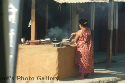 Imbiss
06.11.2012
typischer Schnellimbiss am StraÃŸenrand
Schlüsselwörter: Nepal Pokhara