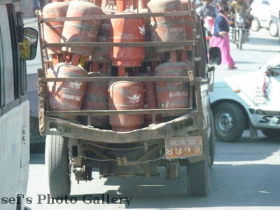 Transport 2
06.11.2012
nicht besonders vertrauensvoll
Schlüsselwörter: Nepal Pokhara