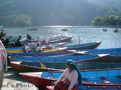 Boote
06.11.2012
mit denen sind wir zu einer Insel gepaddelt
Schlüsselwörter: Nepal Pokhara