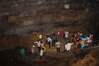 HÃ¶hle 2
07.11.2012
Der Fluss geht durch diese HÃ¶hle
Schlüsselwörter: Nepal Pokhara