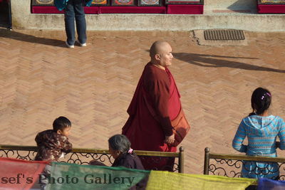 Bodhnath-Stupa 6
08.11.2012
Budistischer MÃ¶nch
Schlüsselwörter: Nepal Kathmandu