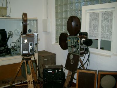 Filmprojektoren
Aus wecher schule sind die wohl abgestaubt?
Schlüsselwörter: Technikmuseum Merseburg