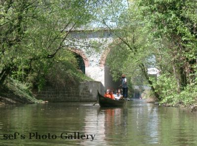 Ein Gondoliero auf dem Karl-Heine-Kanal
Schlüsselwörter: Paddeln Leipzig
