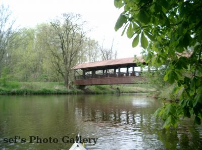 wieder die Ã¼berdachte BrÃ¼cke
Schlüsselwörter: Paddeln Leipzig