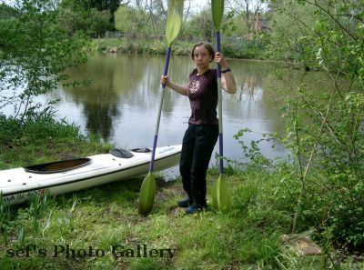 Uli beim Boot umsetzen
Schlüsselwörter: Paddeln Leipzig