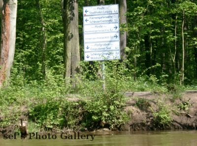 Auc auf dem Wasser sind Wegweiser notwendig
Schlüsselwörter: Paddeln Leipzig