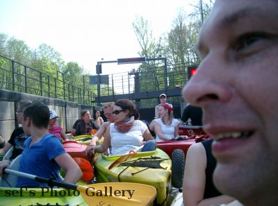 Die Schleuse war brechend Voll
Schlüsselwörter: Paddeln Leipzig