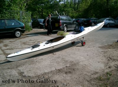 Das Kanu muss am Stadthafen wieder auf das Auto
Schlüsselwörter: Paddeln Leipzig