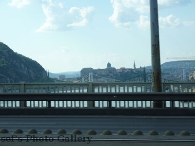 Budapest 
11.07.
Durchfahrt durch Budapest Ã¼ber die Donau
Schlüsselwörter: Budapest Fahrt