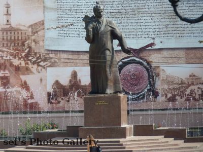 Cernivci
14.07.
GrÃ¼nderdenkmal
Schlüsselwörter: Cernivci Ð§ÐµÑ€Ð½Ñ–Ð²Ñ†Ñ–