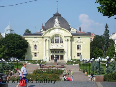 Cernivci
14.07.
Theater, fast baugleich mit dem Stadttheater FÃ¼rth
Schlüsselwörter: Cernivci Ð§ÐµÑ€Ð½Ñ–Ð²Ñ†Ñ–