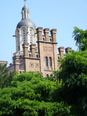 Cernivci
14.07.
ehem. Bischofssitz, jetzt UniversitÃ¤t 3
Schlüsselwörter: Cernivci Ð§ÐµÑ€Ð½Ñ–Ð²Ñ†Ñ–