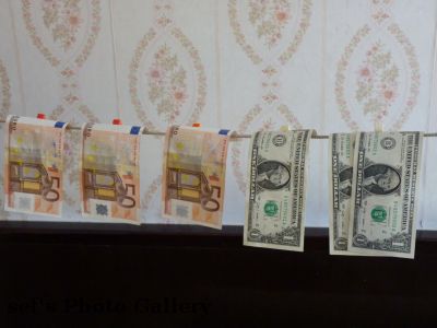 Chisinau
15.07.
Nicht nur Dollar$, auch â‚¬uronen waren betroffen
Schlüsselwörter: Cisinau