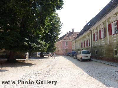 Brasov
23.07.
StraÃŸe neben der Schwarzen Kirche
Schlüsselwörter: Brasov